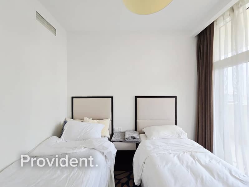 Near Park | Prime Access | Spacious Layout - Image 14