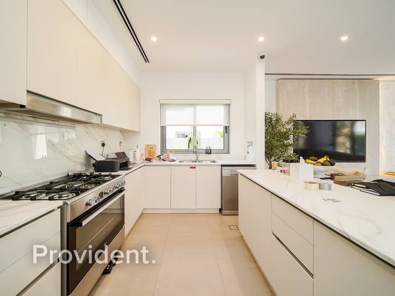 Exclusive | Fully Furnished | Vacant