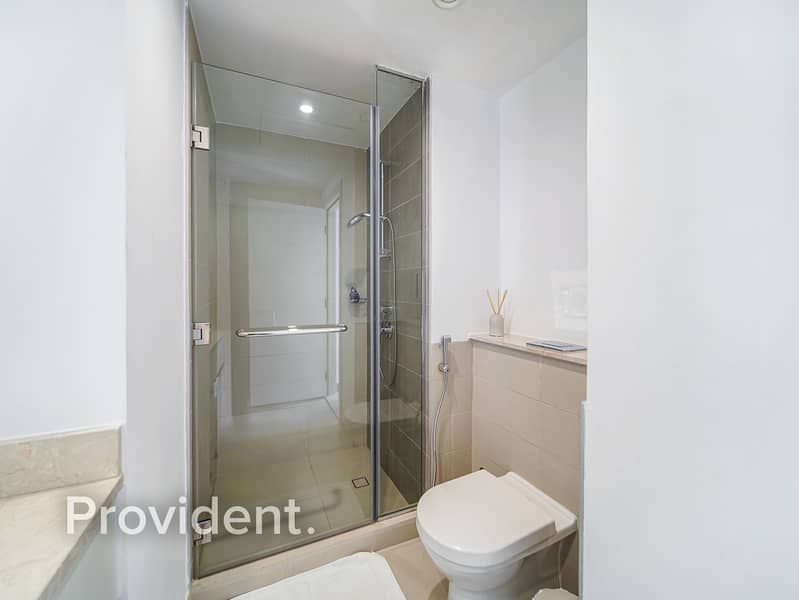 Exclusive | Fully Furnished | Vacant - Image 19