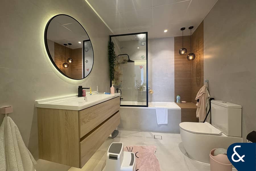 Upgraded | Rare unit | Spacious Layout - Image 15