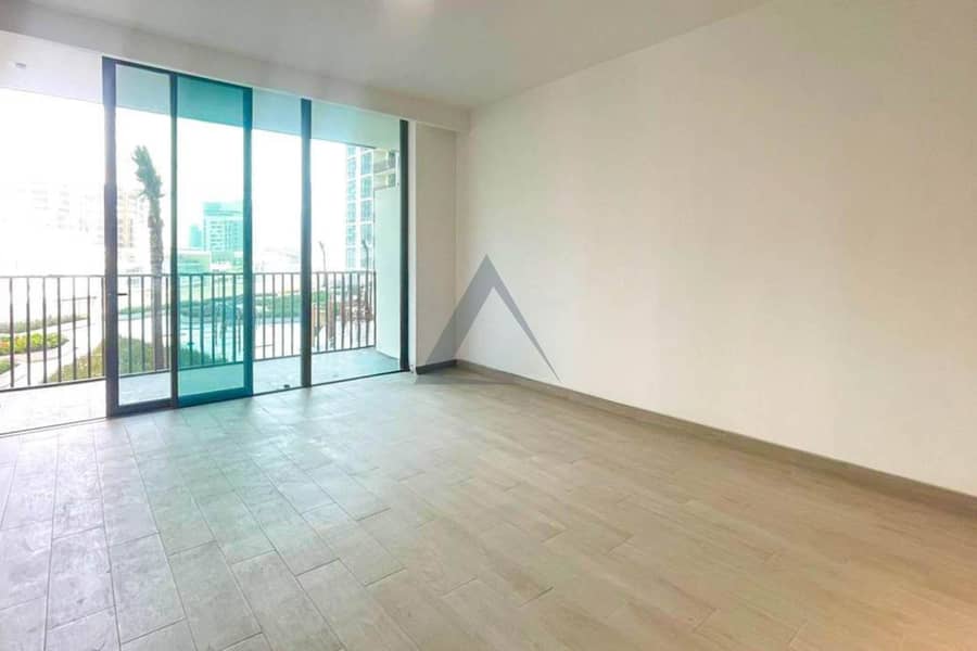 Luxury Apartment with Park View Next to Hotel in JVC