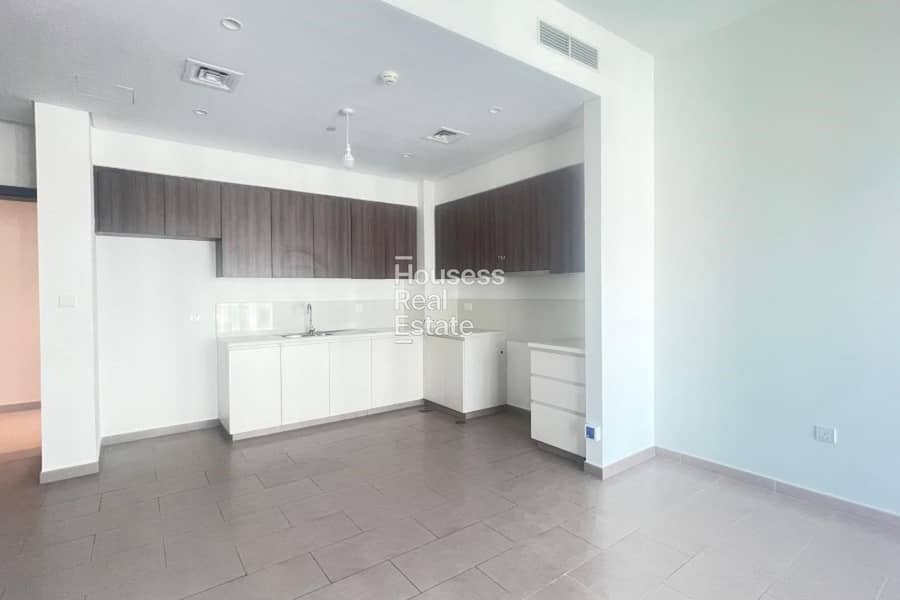 Elegant | Modern and Spacious | Vacant - Image 11