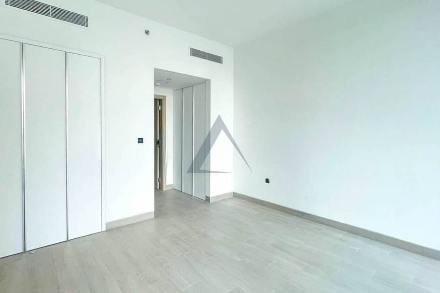 Luxury Apartment with Park View Next to Hotel in JVC