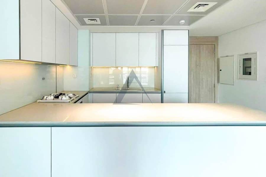 Luxury Apartment with Park View Next to Hotel in JVC