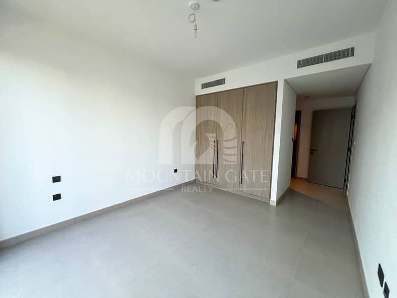 Quiet location | close to pool | landscaped garden - Image 9