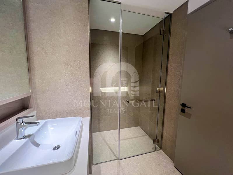 Quiet location | close to pool | landscaped garden - Image 11