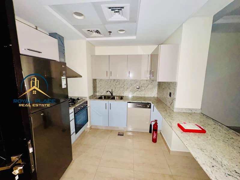 Unique Layout | Vacant | Spacious | Unfurnished - Image 8