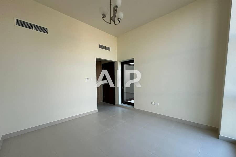 Luxury Living | 4BR Villa | Modern Amenities