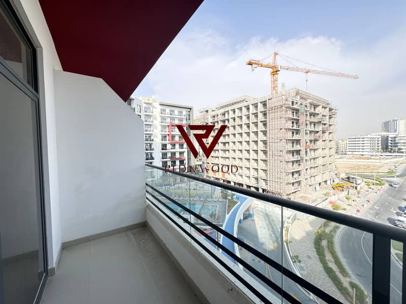 Luxury living || Huge Size || Fitted Kitchen