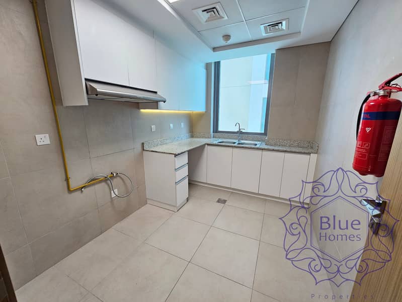 Stylish 3BR + store room burj khalifa Dubai frame view prime location oud metha - Image 9