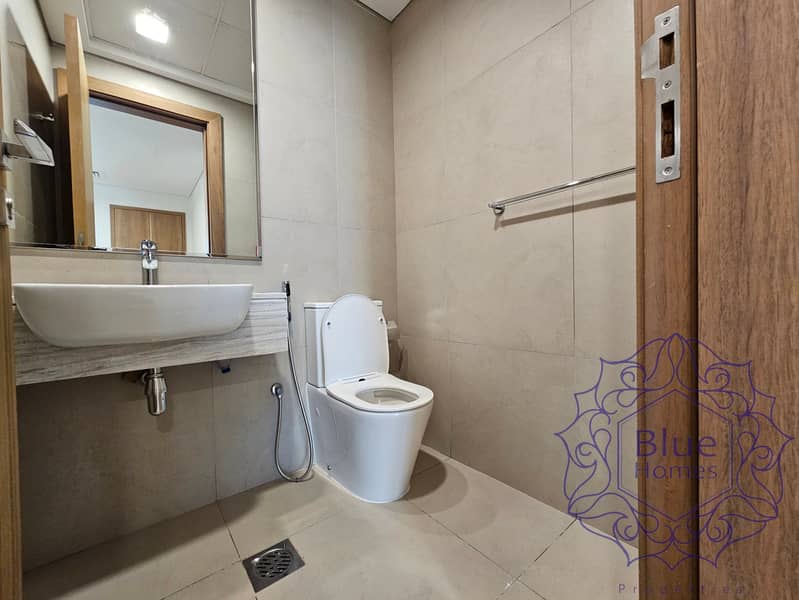 Stylish 3BR + store room burj khalifa Dubai frame view prime location oud metha - Image 10