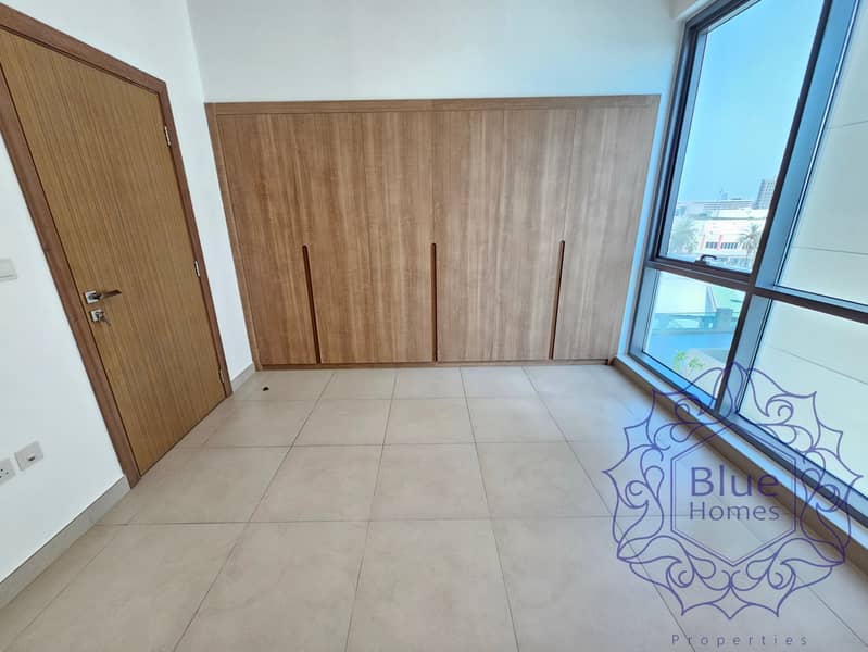 Stylish 3BR + store room burj khalifa Dubai frame view prime location oud metha - Image 15