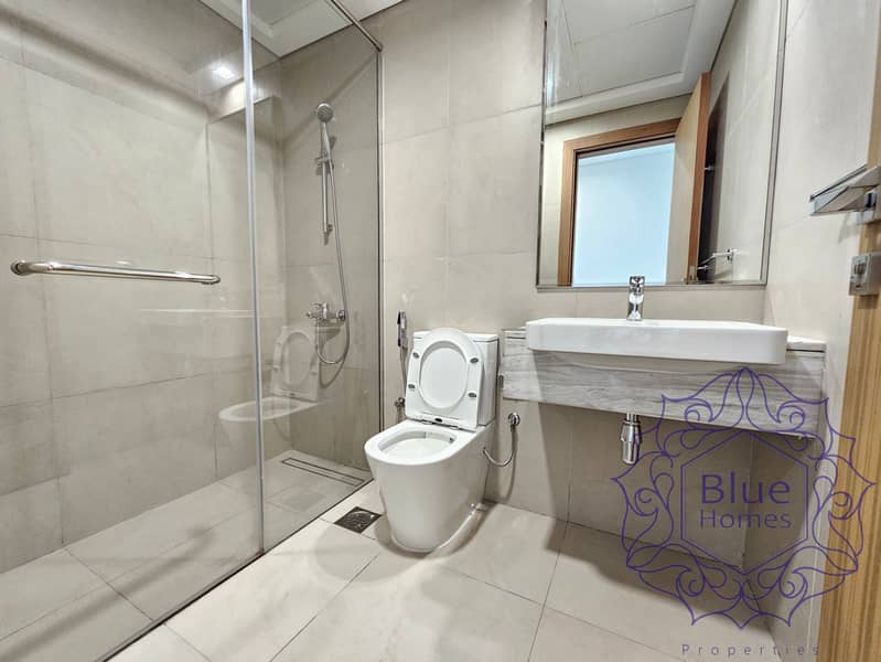 Stylish 3BR + store room burj khalifa Dubai frame view prime location oud metha - Image 18