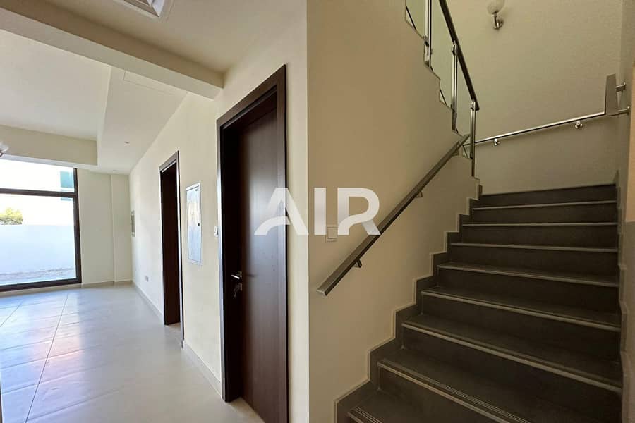 Spacious Villa | Private Garden | Family Community - Image 8