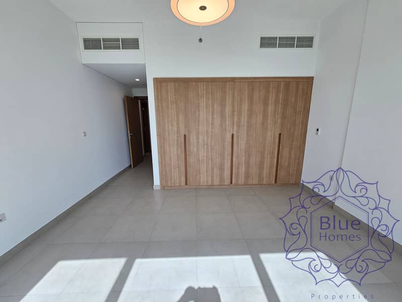 Stylish 3BR + store room burj khalifa Dubai frame view prime location oud metha - Image 21