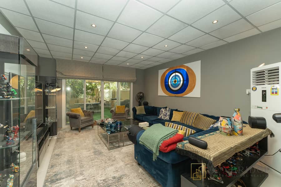 Spacious Townhouse | Vacant | Unfurnished