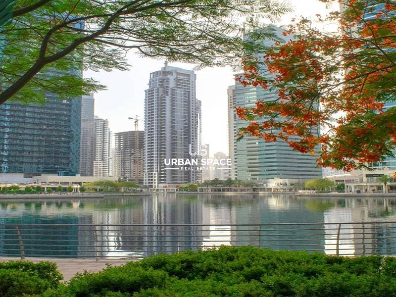 Stylish Apartment with Lake view .