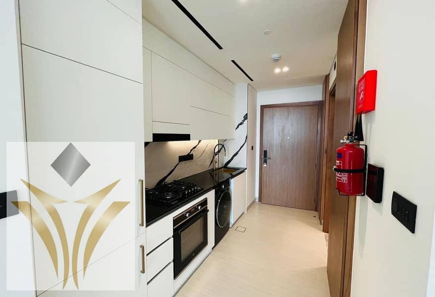 Smart Home Studio | Canal & Pool View - Image 6