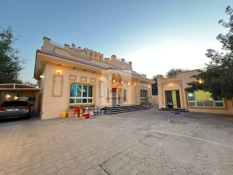 SPACIOUS LAYOUT ll 7 BEDROOMS ll HUGE LIVING AREA