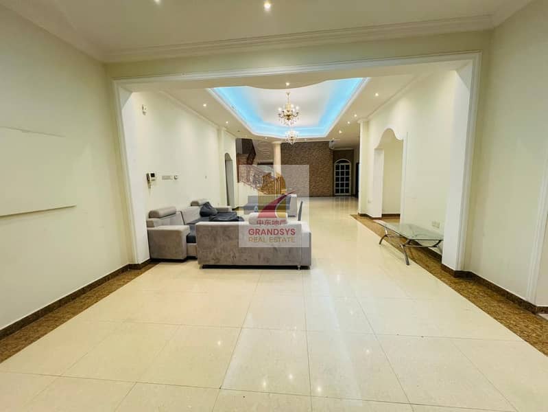 SPACIOUS LAYOUT ll 7 BEDROOMS ll HUGE LIVING AREA