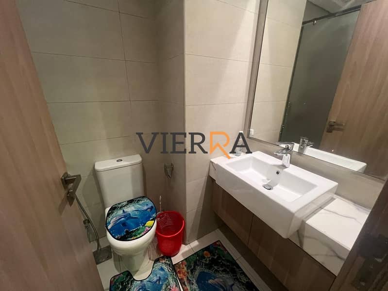 Ready to Move in | Spacious | Prime location - Image 8