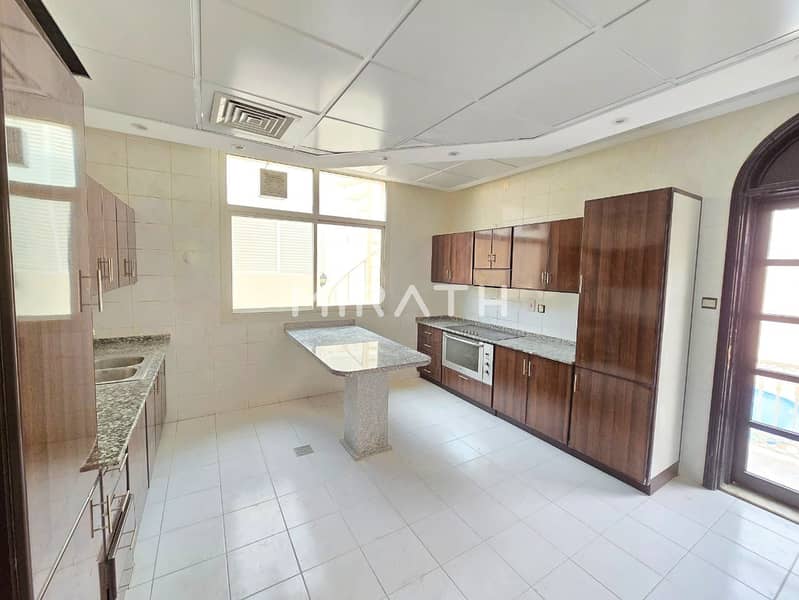 4BR Independent Villa| Prvt Lawn and Pool