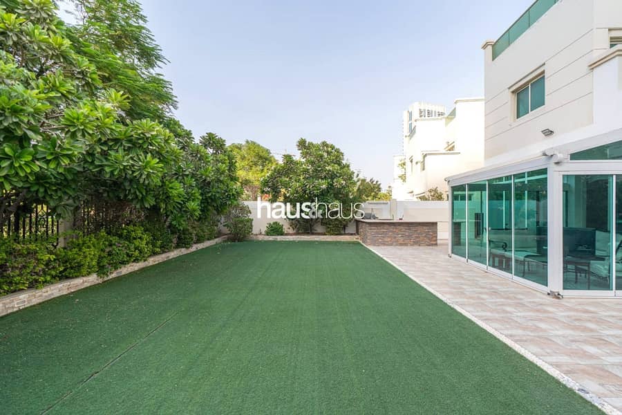 Vacant on transfer | Fully Furnished | Huge plot - Image 13