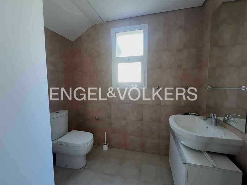 Exclusive | Vacant on Transfer | Prime Location - Image 7