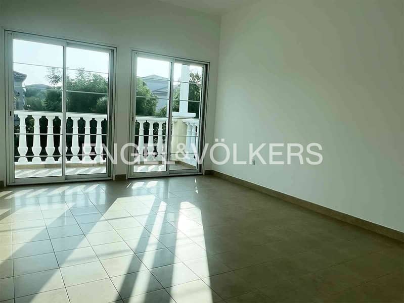 Exclusive | Vacant on Transfer | Prime Location - Image 9