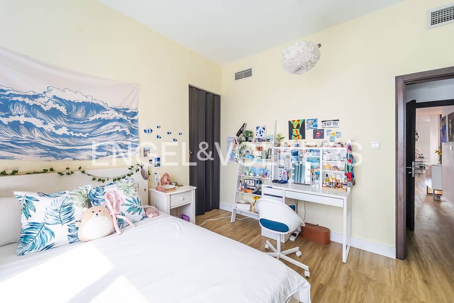 Panoramic View | Generously Sized | VOT - Image 9