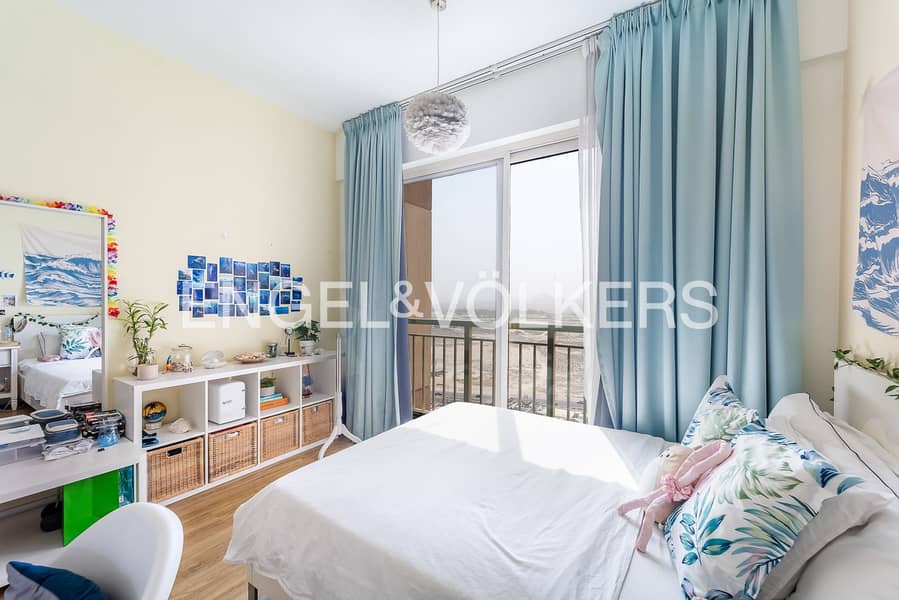 Panoramic View | Generously Sized | VOT - Image 14