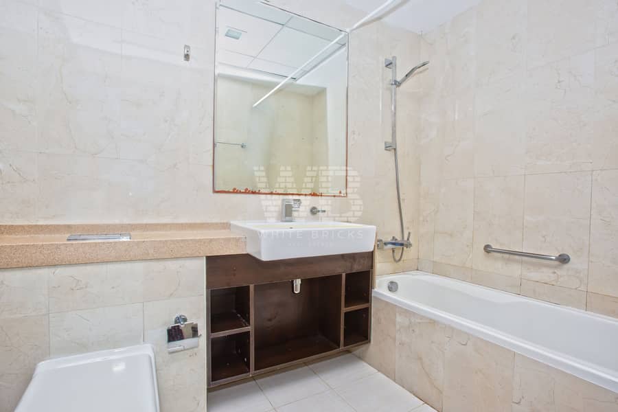 Fully Furnished | Higher Floor | Prime Location - Image 10