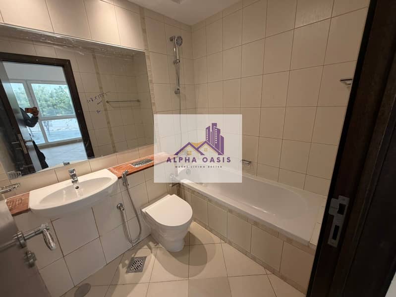 VACANT / HUGE LAYOUT/2BHK+MAIDS ROOM