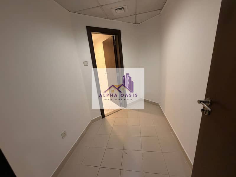 VACANT / HUGE LAYOUT/2BHK+MAIDS ROOM - Image 10