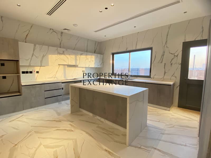 Brand New | Single row on Park | Corner Plot - Image 8