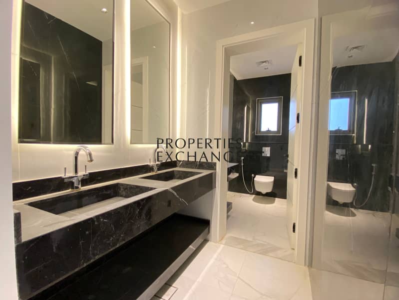 Brand New | Single row on Park | Corner Plot - Image 9