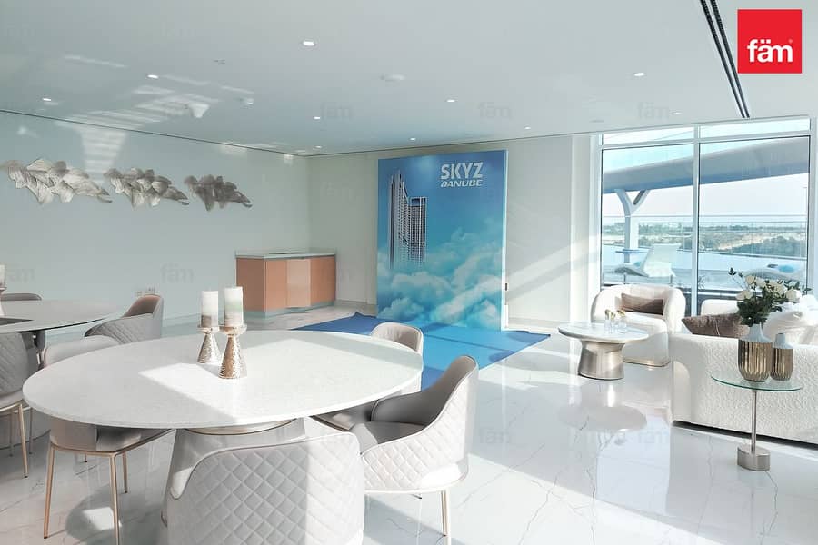 Brand New | High Floor | Miracle Garden View