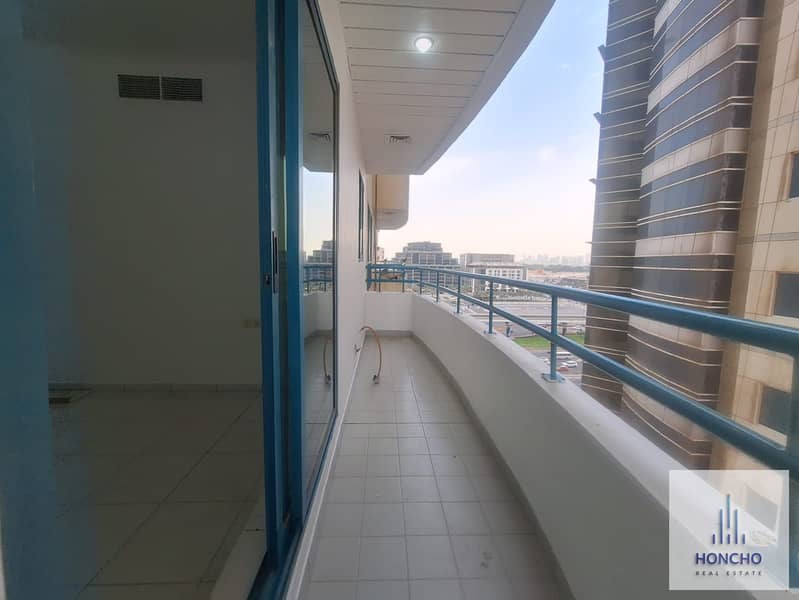 AC FREE | PREMIUM LOCATION |CLOSE TO METRO - Image 7