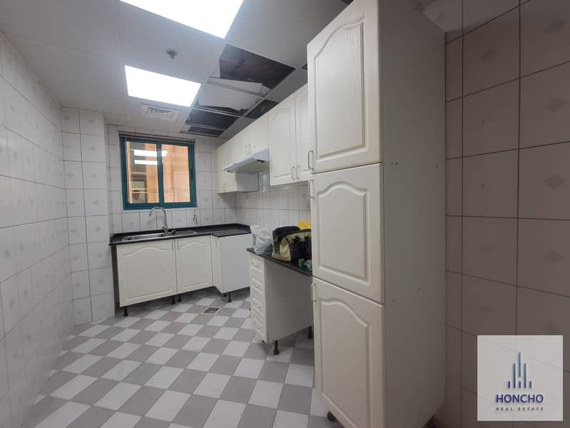 AC FREE | PREMIUM LOCATION |CLOSE TO METRO - Image 10