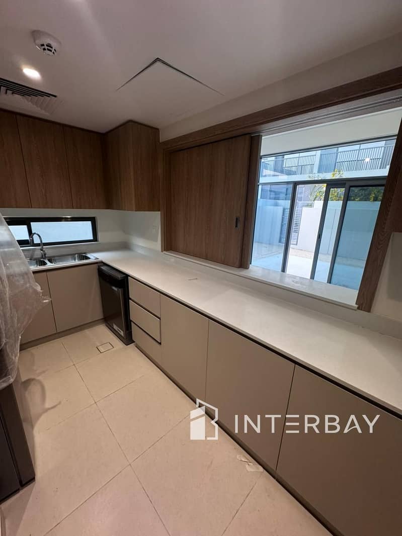 3-Bedroom Semi-Detached Villa | L-Shape