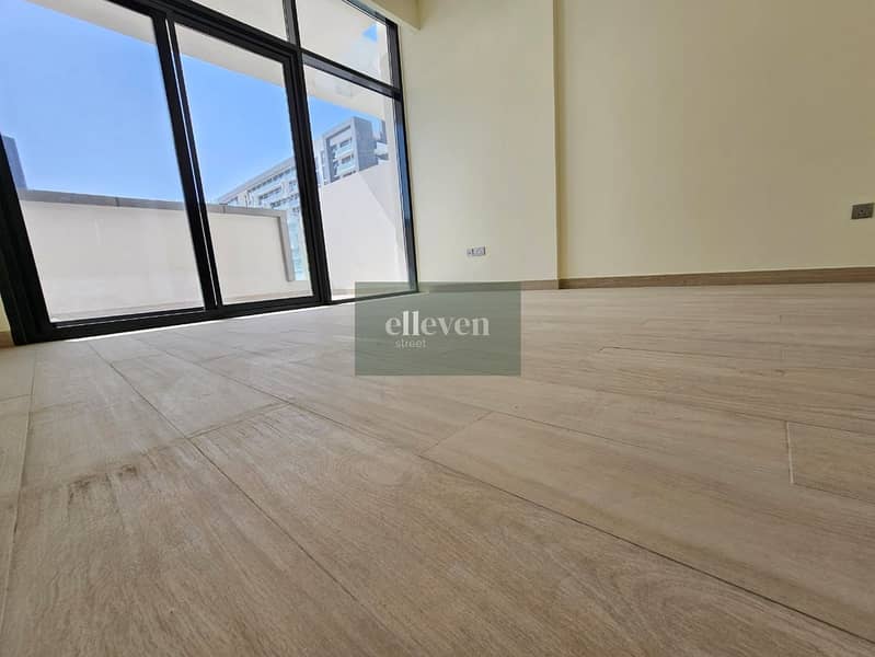 Studio/The best Price/ Prime Location