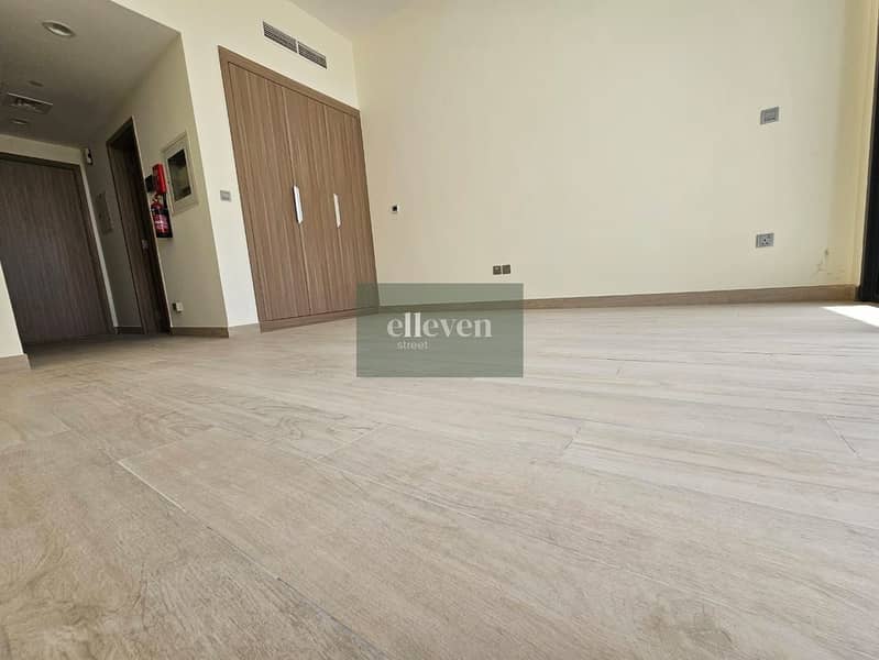 Studio/The best Price/ Prime Location