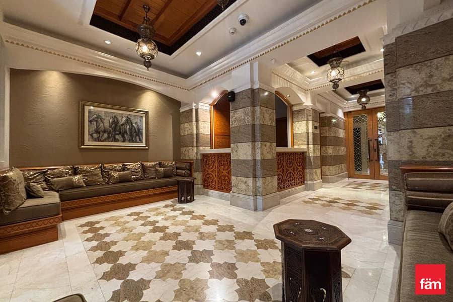 Unfurnished | Ready to move | Pool view | Spacious - Image 14