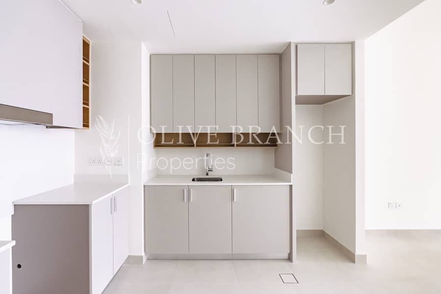 High Floor | Brand New | Luxury Creek Living