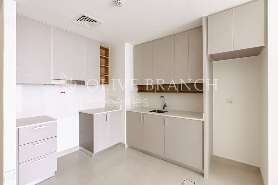 High Floor | Brand New | Luxury Creek Living