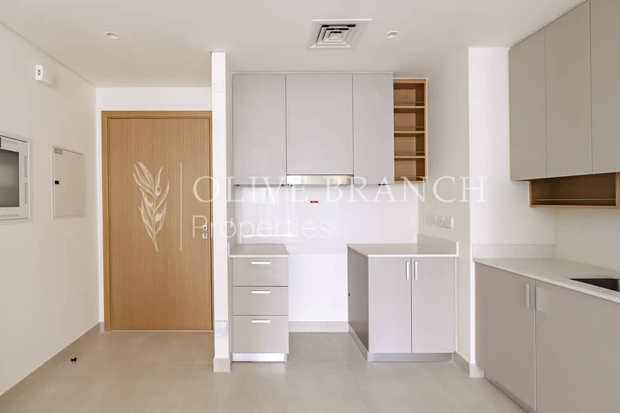 High Floor | Brand New | Luxury Creek Living - Image 6