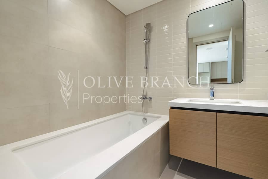 High Floor | Brand New | Luxury Creek Living - Image 19