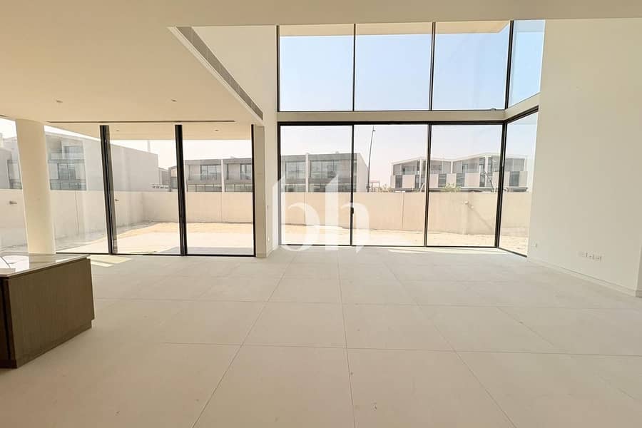 Phase 2 | 4BR + Maids | Prime Location