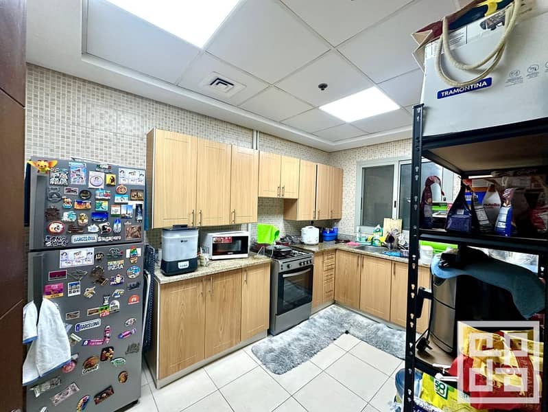 Closed Kitchen I High Floor I Rented