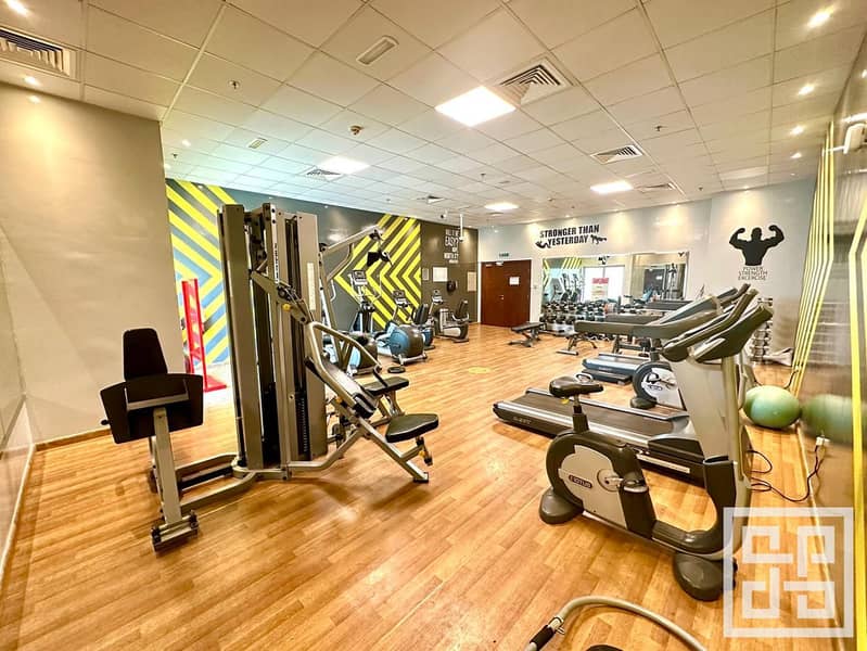 Closed Kitchen I High Floor I Rented - Image 8